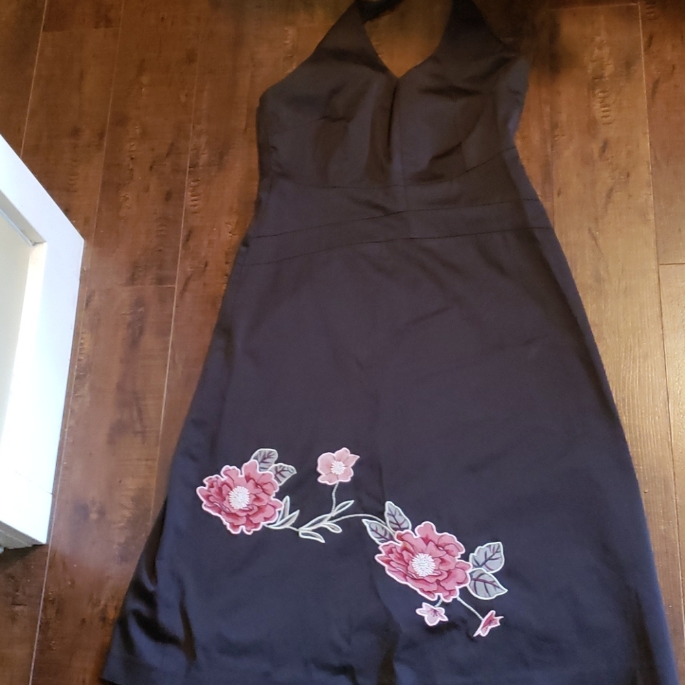 Beautiful halter dress EUC